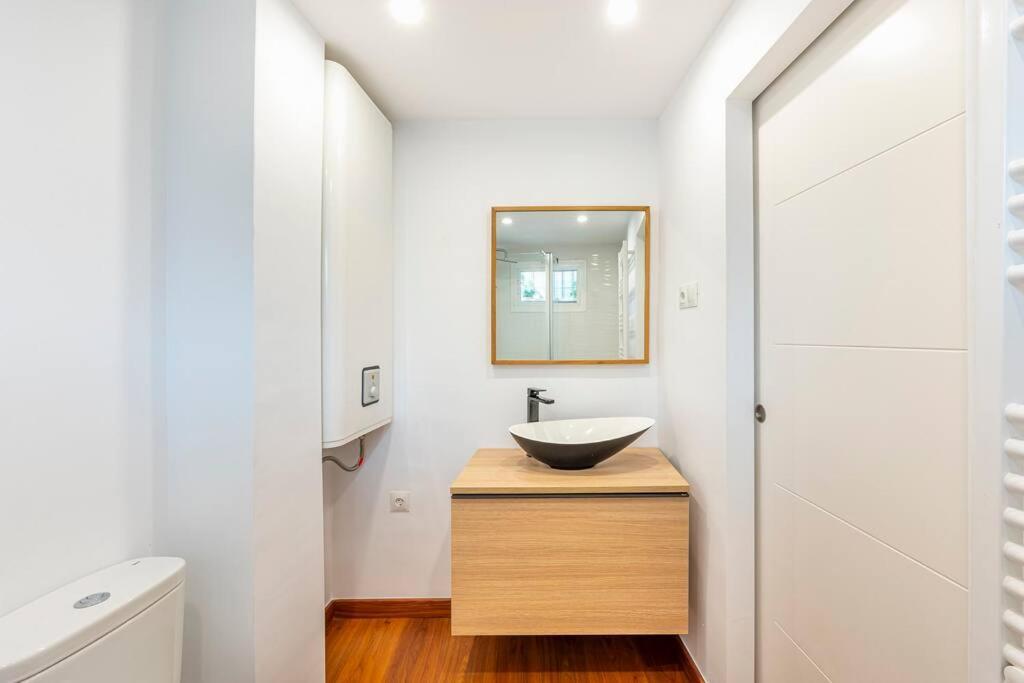 Apartamento Elegant With Balcony, Pool & Parking
